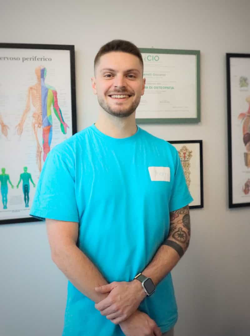 GiovanniCarretti-Osteopatia-Reggio-Emilia Dr. Giovanni Carretti nello studio osteopatico Dynamia Polistudio
